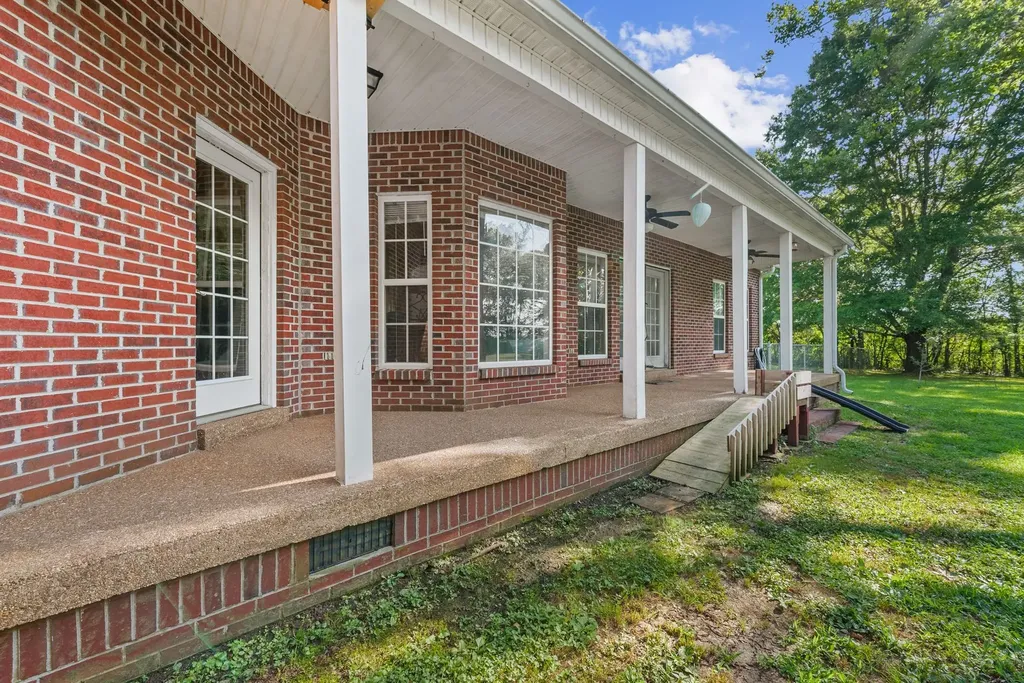 3290 Anes Station Road Lewisburg TN 37091