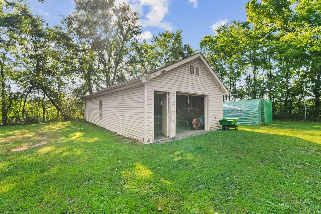 3290 Anes Station Road Lewisburg TN 37091