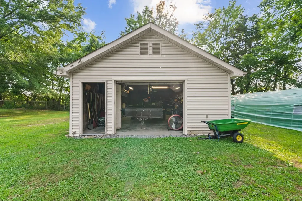 3290 Anes Station Road Lewisburg TN 37091