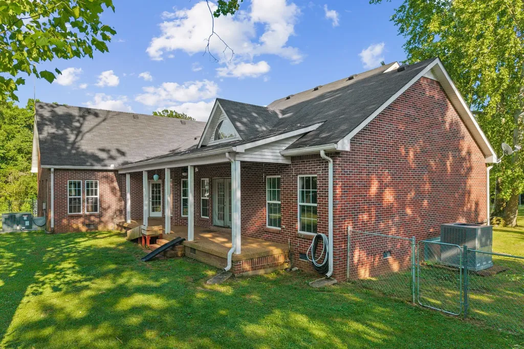 3290 Anes Station Road Lewisburg TN 37091