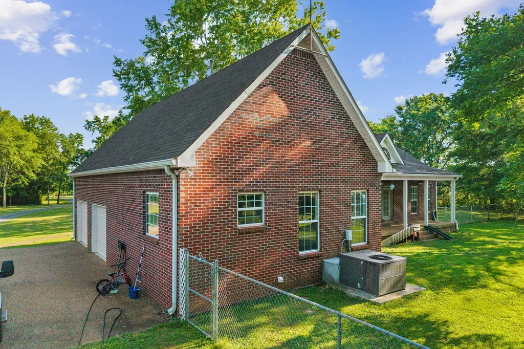 3290 Anes Station Road Lewisburg TN 37091