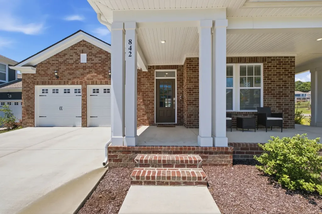 842 Nightingale Avenue Hendersonville TN 37075