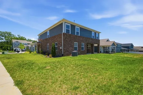 842 Nightingale Avenue Hendersonville TN 37075