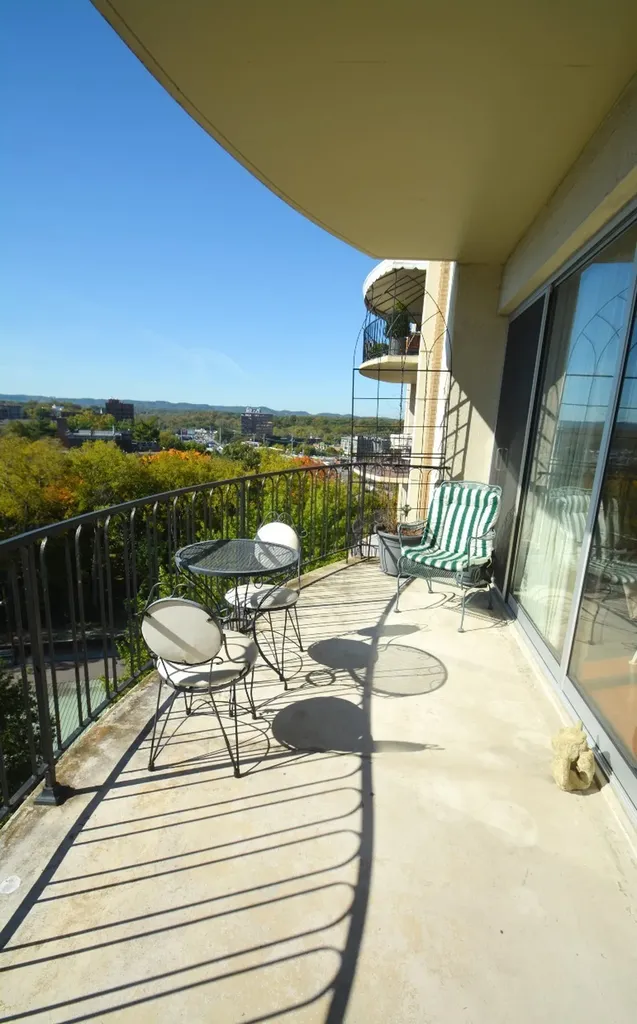 4215 Harding Pike Nashville TN 37205