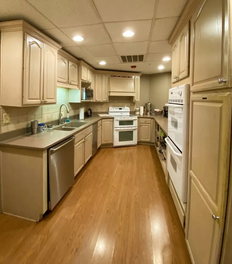 4215 Harding Pike Nashville TN 37205