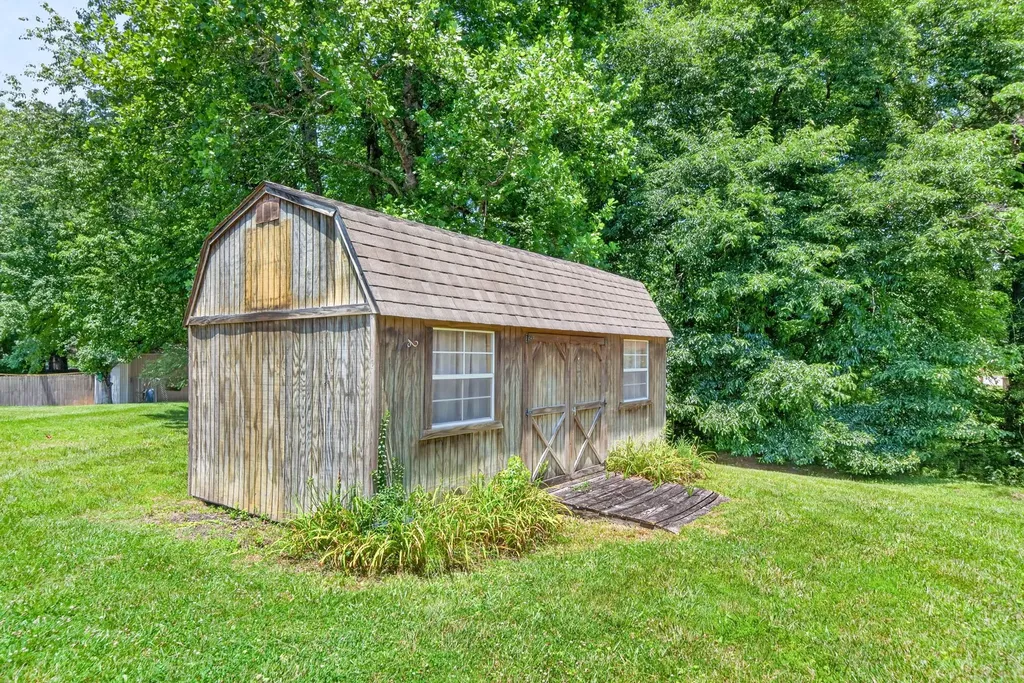 1156 Beam Avenue Cookeville TN 38501