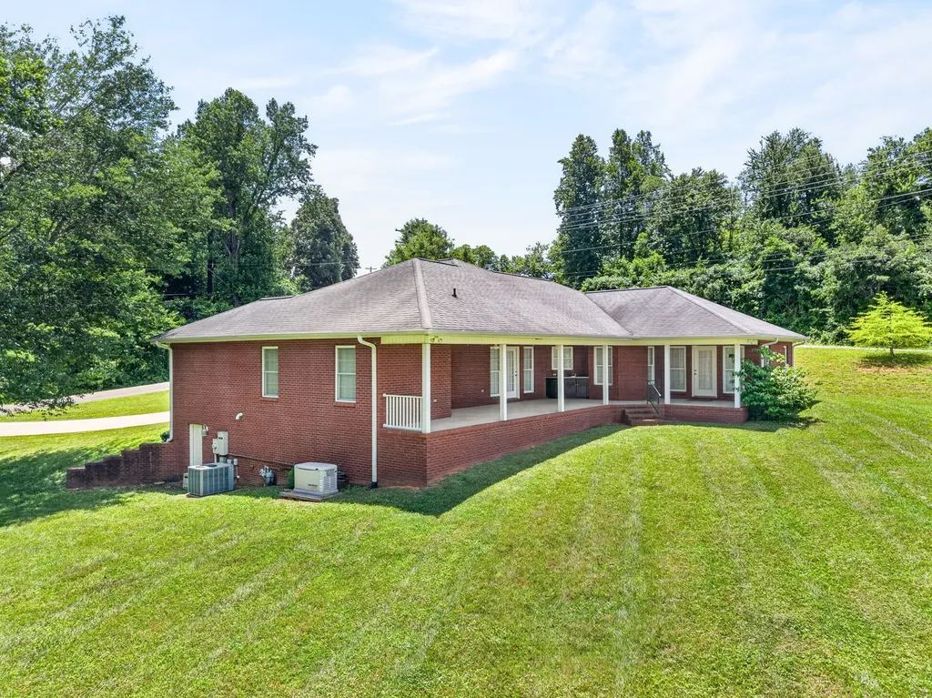 1156 Beam Avenue Cookeville TN 38501