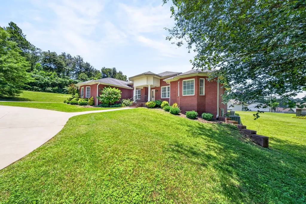 1156 Beam Avenue Cookeville TN 38501