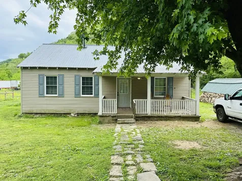 1611 Knob Creek Road Celina TN 38551