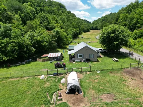 1611 Knob Creek Road Celina TN 38551