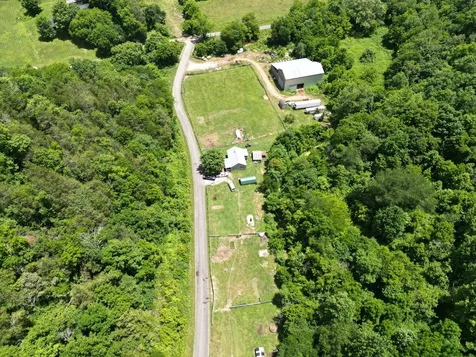 1611 Knob Creek Road Celina TN 38551