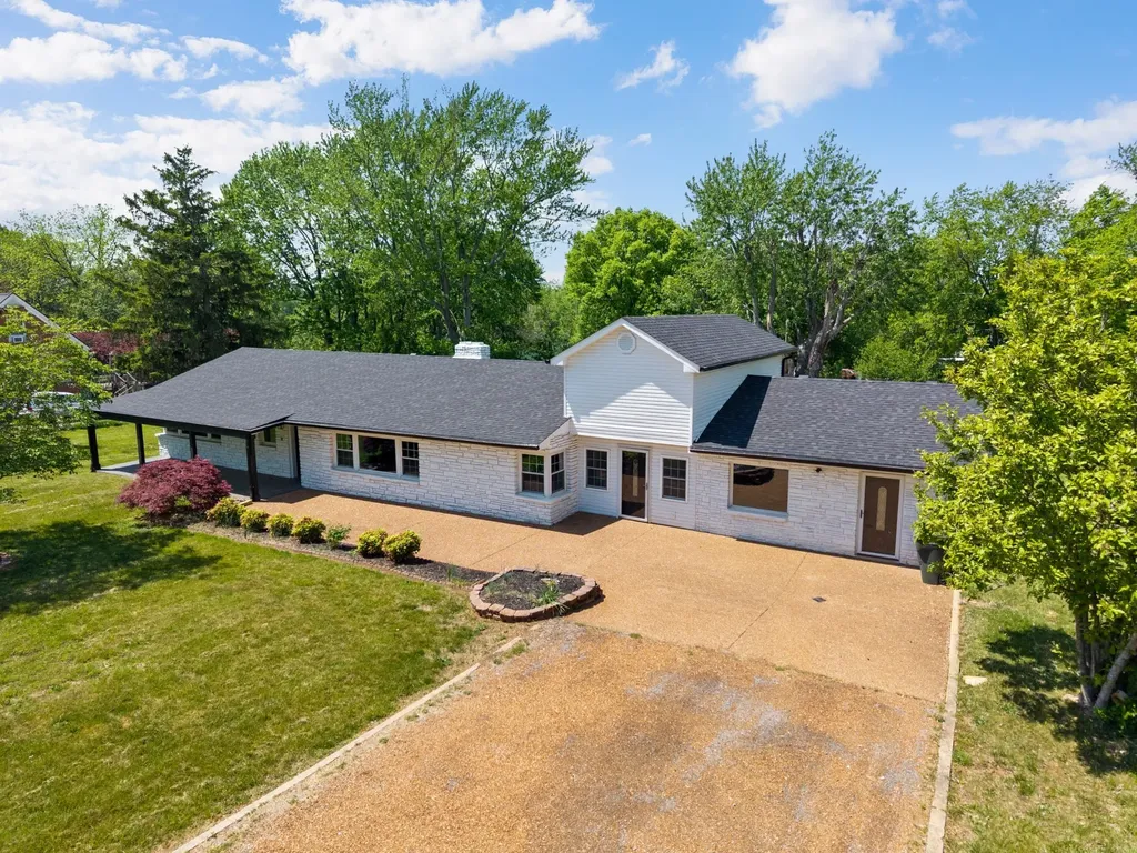 1503 5th Ave, W Springfield TN 37172
