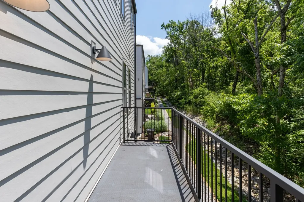 344 East Village Lane Nashville TN 37216