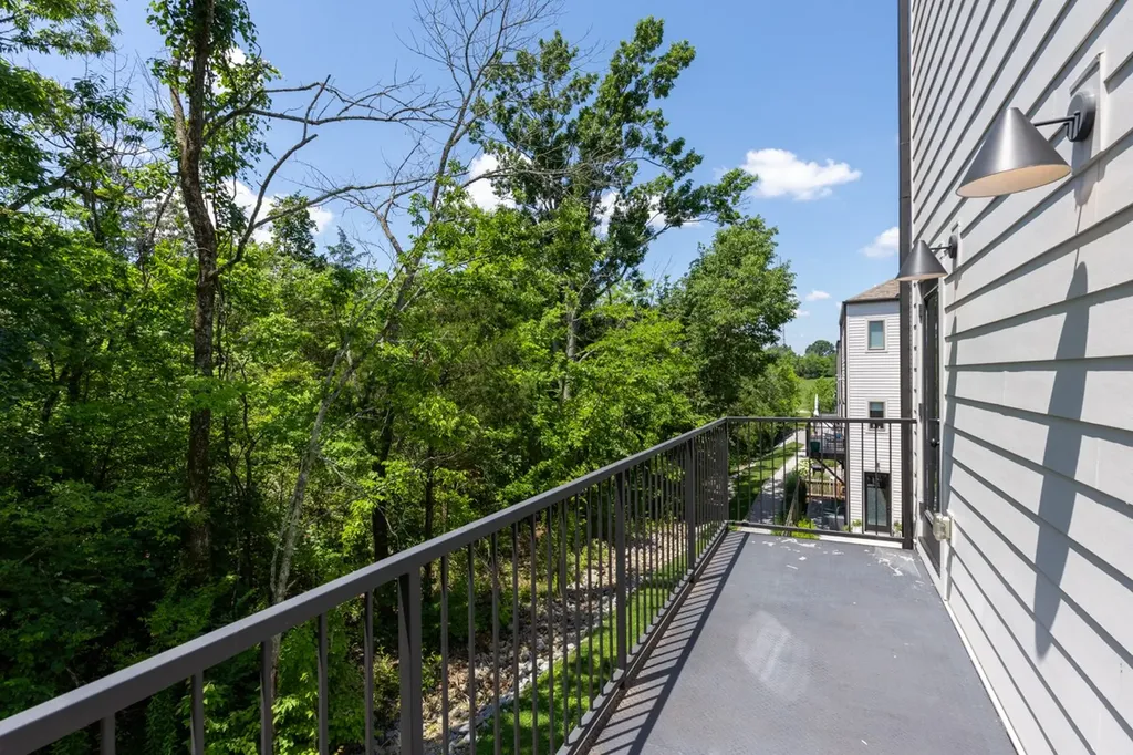 344 East Village Lane Nashville TN 37216