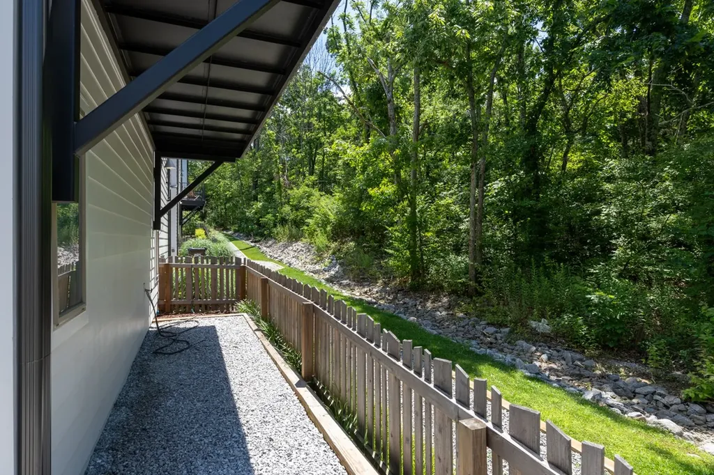 344 East Village Lane Nashville TN 37216