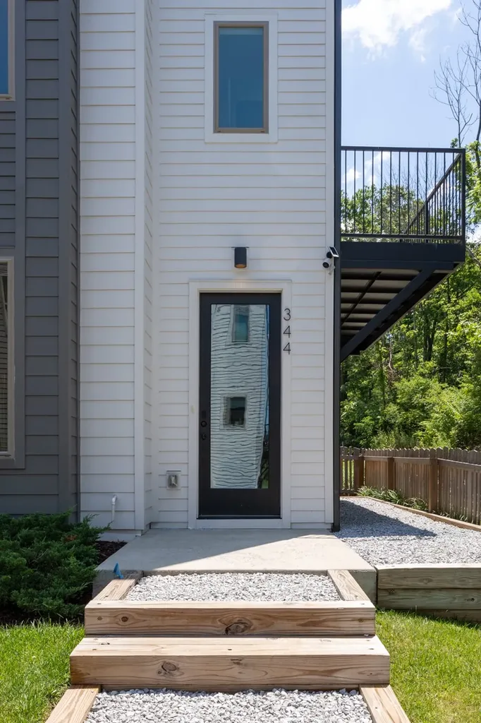 344 East Village Lane Nashville TN 37216