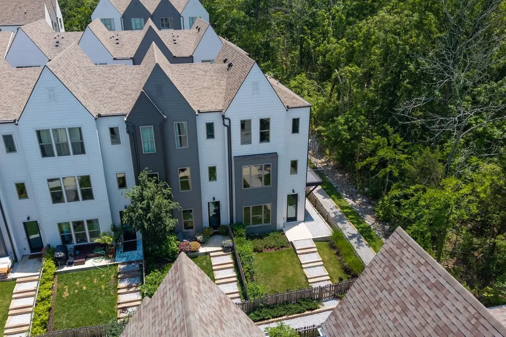 344 East Village Lane Nashville TN 37216