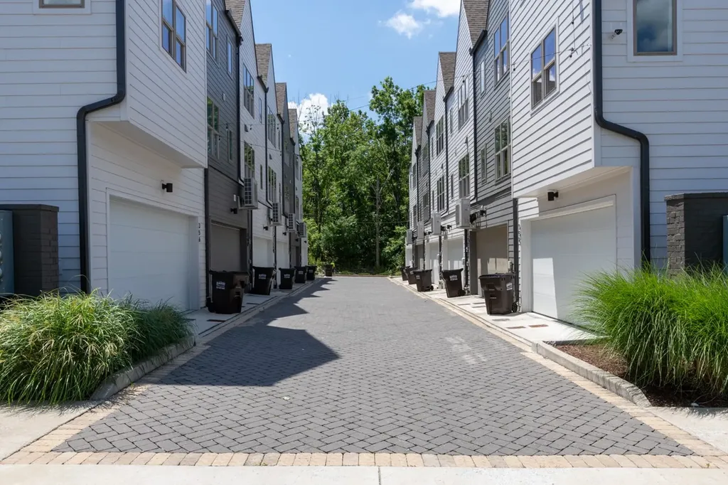 344 East Village Lane Nashville TN 37216