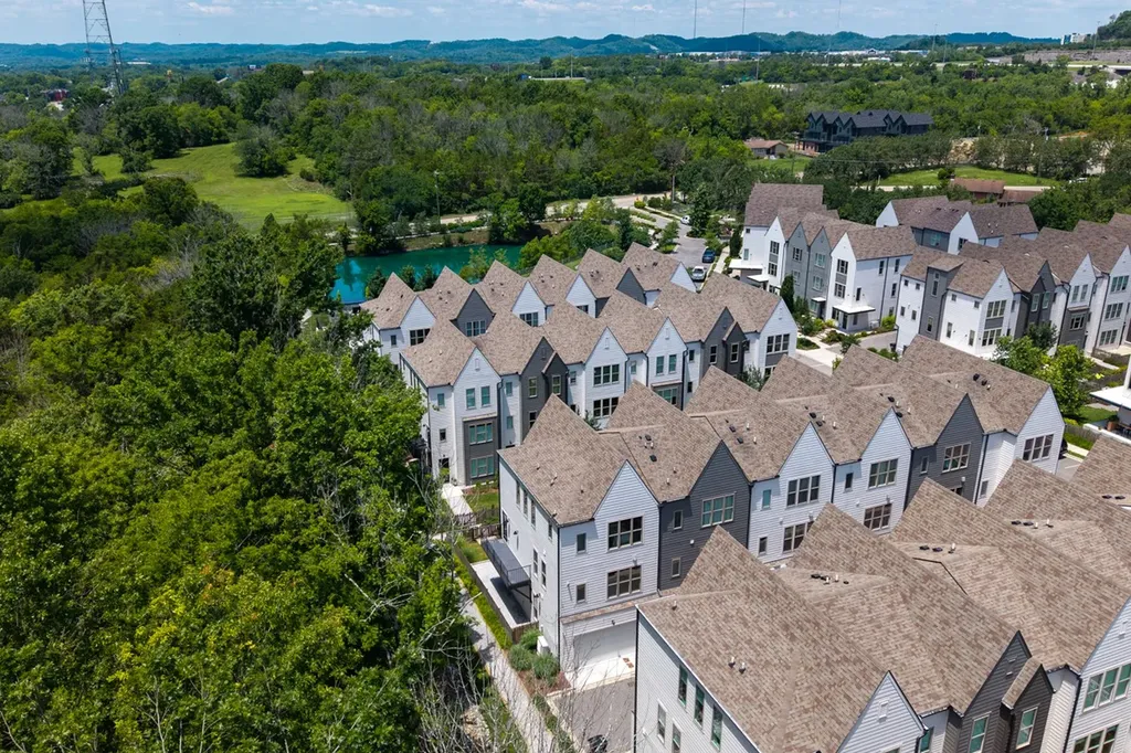 344 East Village Lane Nashville TN 37216