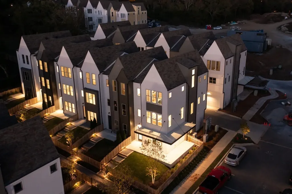 344 East Village Lane Nashville TN 37216