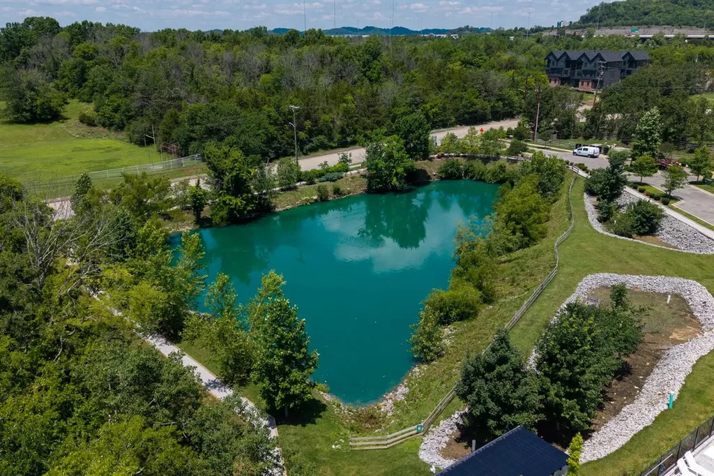 344 East Village Lane Nashville TN 37216