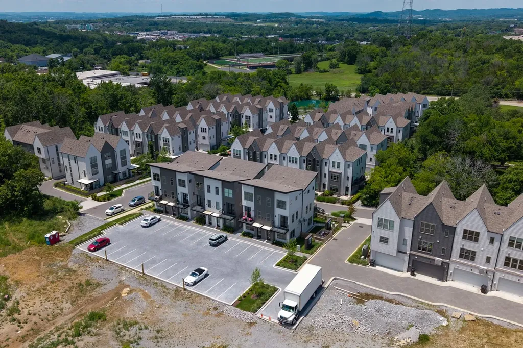 344 East Village Lane Nashville TN 37216
