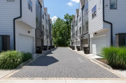 344 East Village Lane Nashville TN 37216