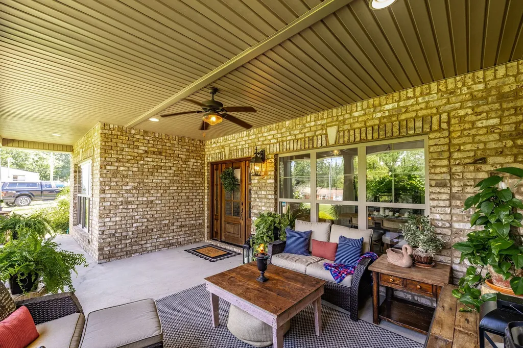 1954 Lake Road Greenbrier TN 37073