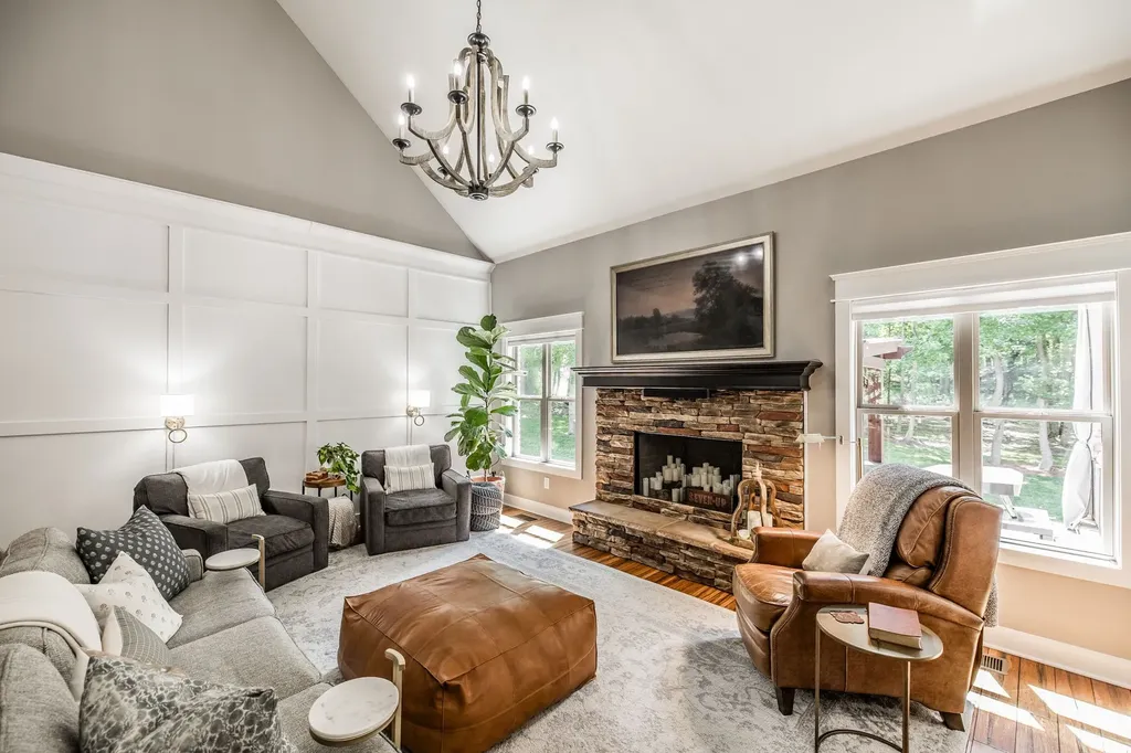 1954 Lake Road Greenbrier TN 37073