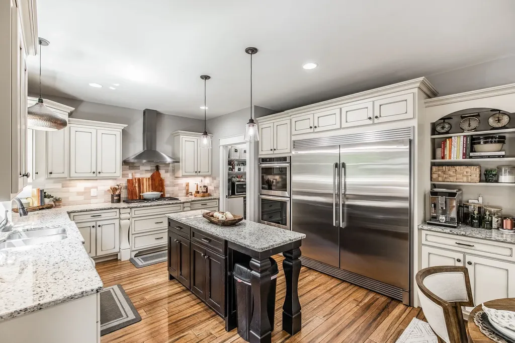 1954 Lake Road Greenbrier TN 37073