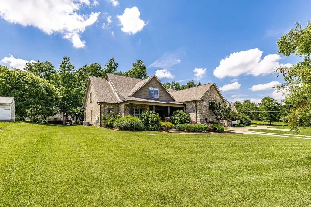 1954 Lake Road Greenbrier TN 37073