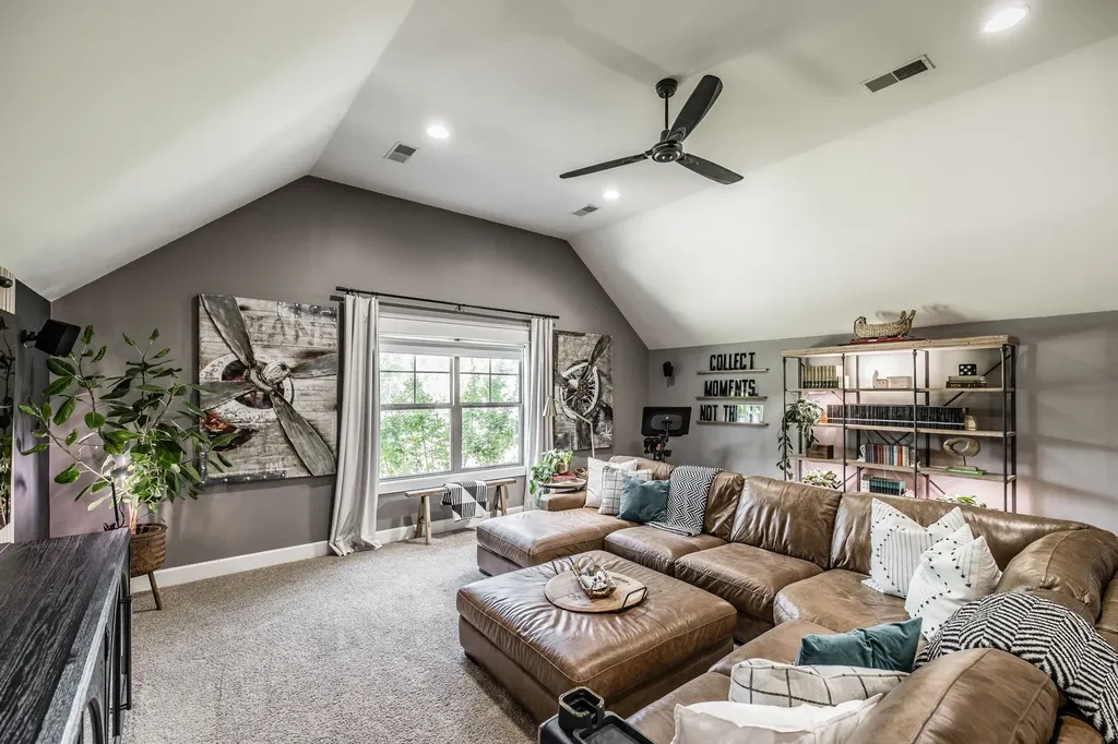 1954 Lake Road Greenbrier TN 37073