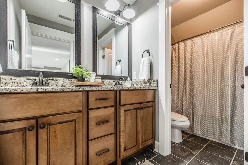 1954 Lake Road Greenbrier TN 37073