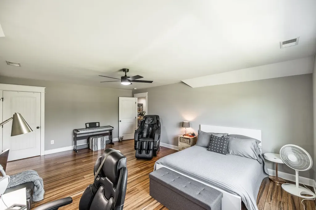 1954 Lake Road Greenbrier TN 37073