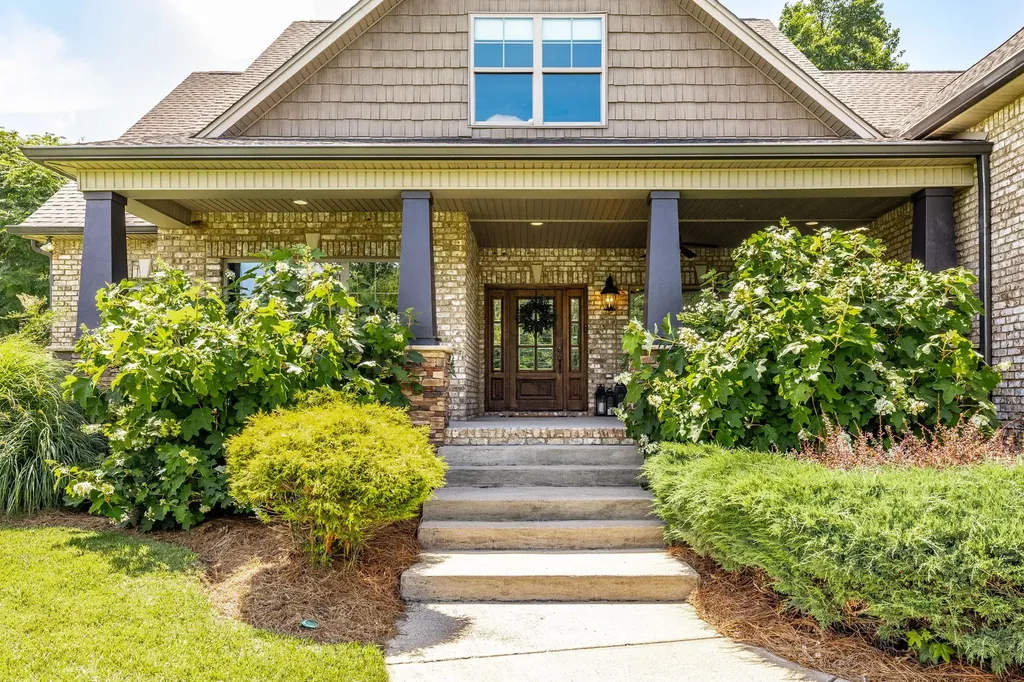 1954 Lake Road Greenbrier TN 37073