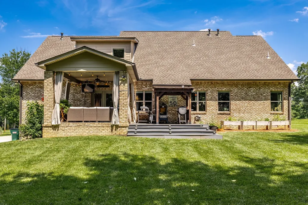 1954 Lake Road Greenbrier TN 37073