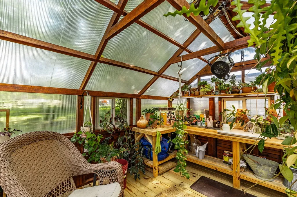1954 Lake Road Greenbrier TN 37073