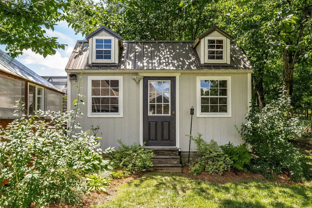 1954 Lake Road Greenbrier TN 37073