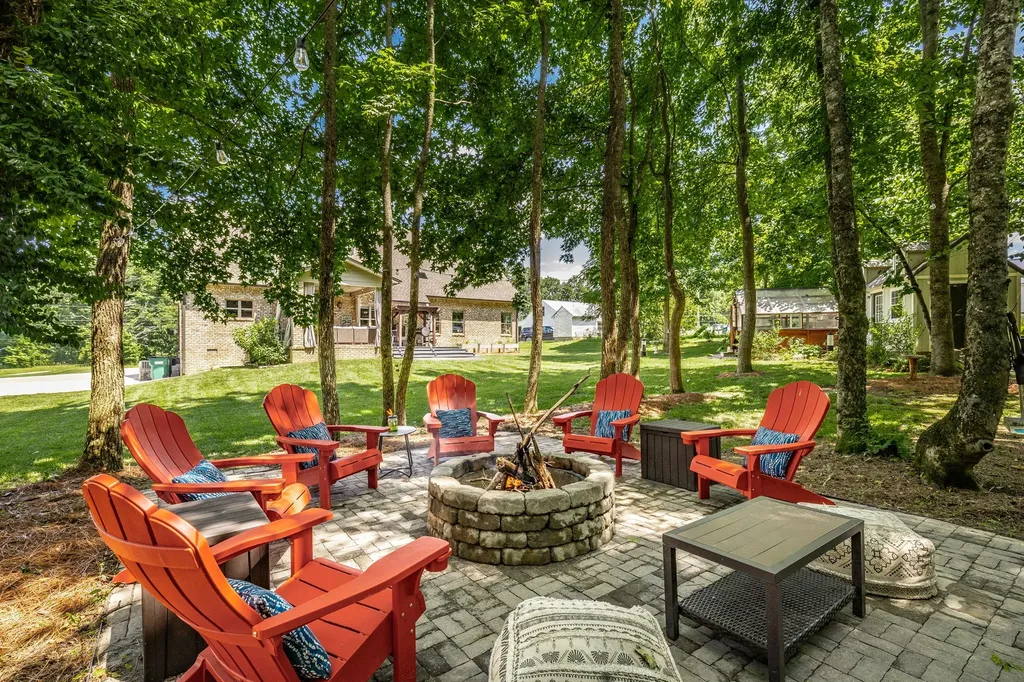 1954 Lake Road Greenbrier TN 37073