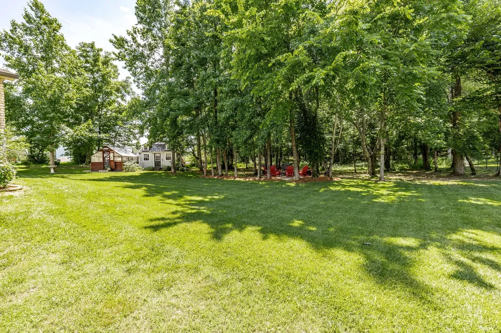 1954 Lake Road Greenbrier TN 37073