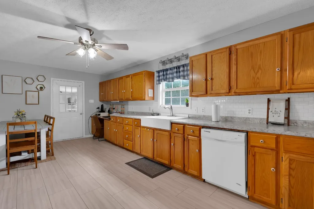 1936 Word Road Lewisburg TN 37091
