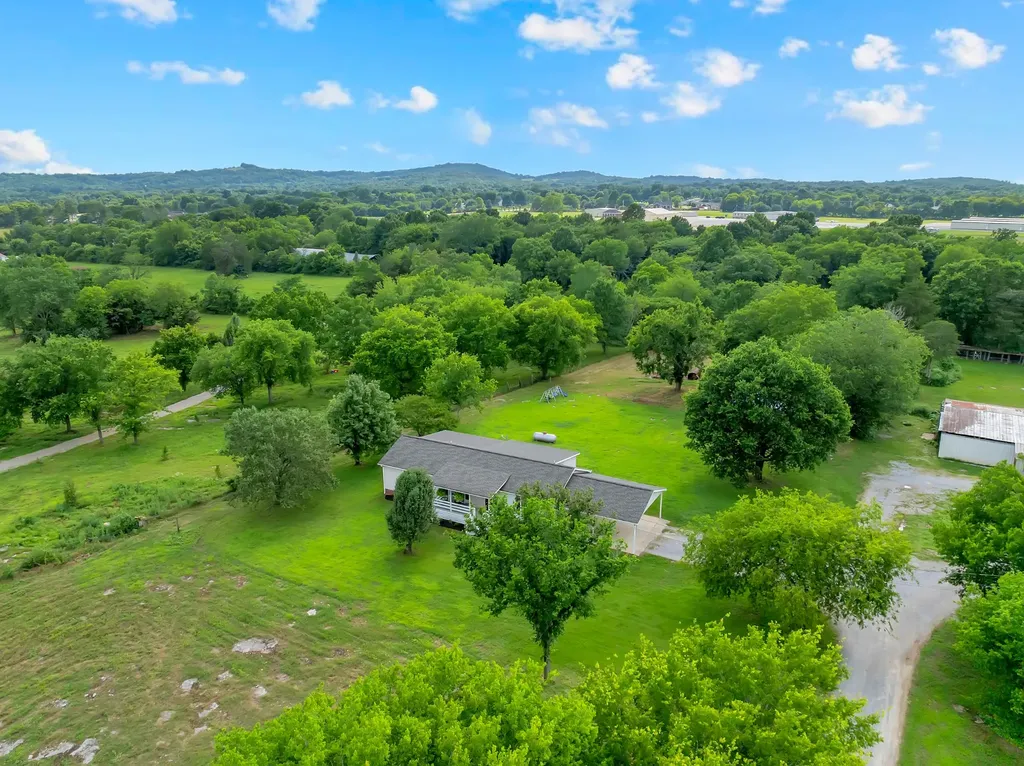 1936 Word Road Lewisburg TN 37091