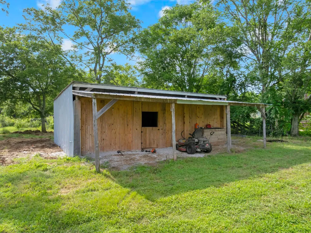 1936 Word Road Lewisburg TN 37091