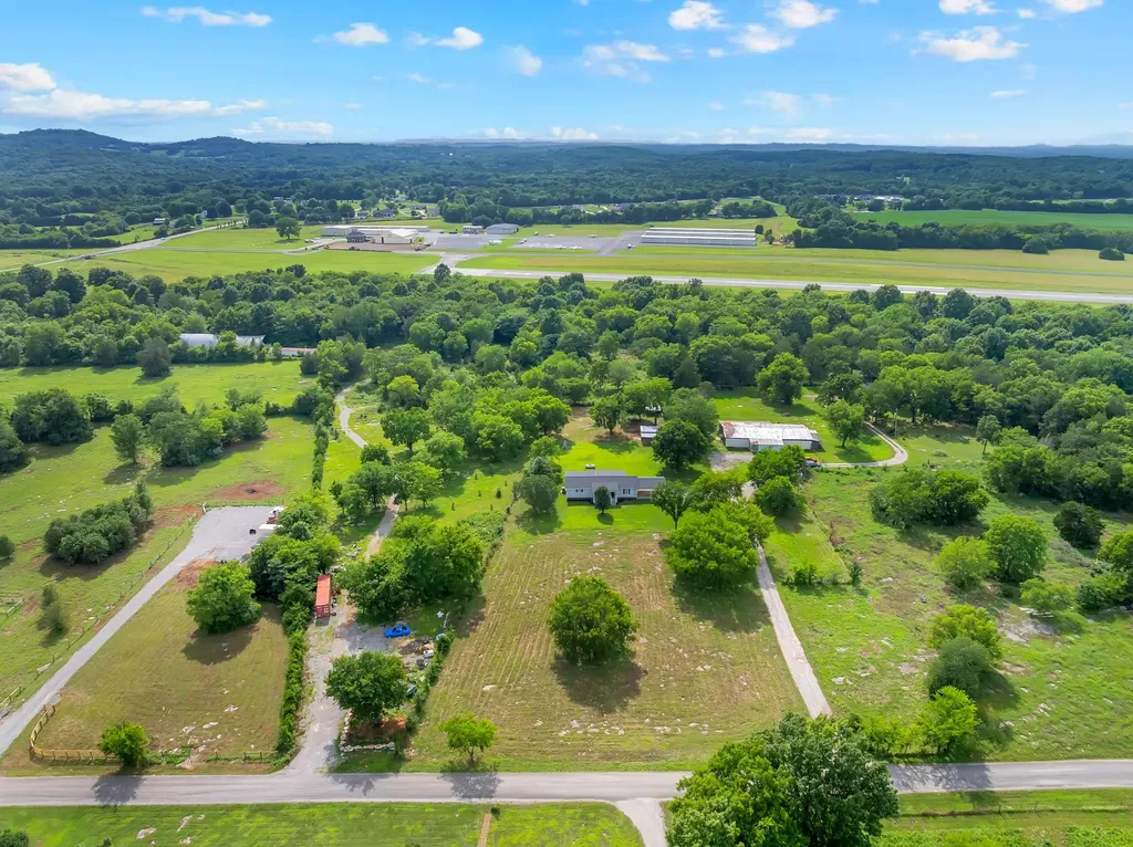 1936 Word Road Lewisburg TN 37091