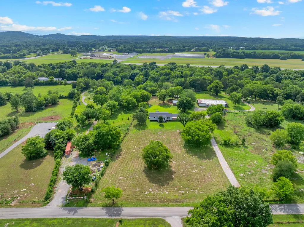 1936 Word Road Lewisburg TN 37091
