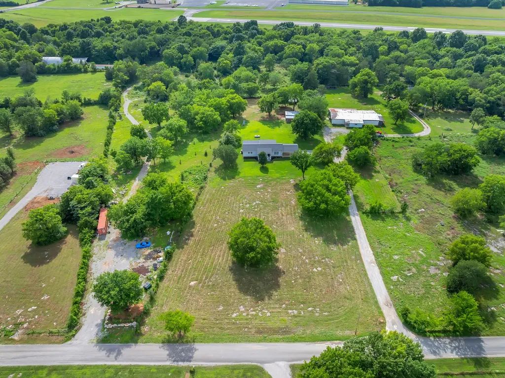 1936 Word Road Lewisburg TN 37091