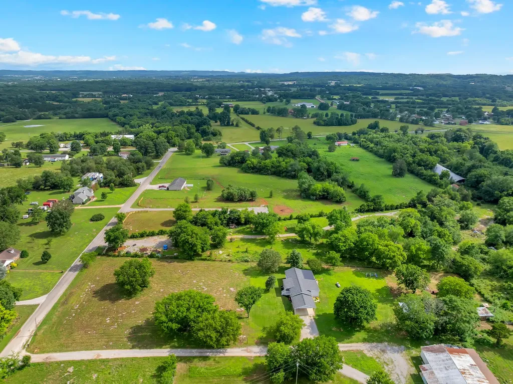 1936 Word Road Lewisburg TN 37091
