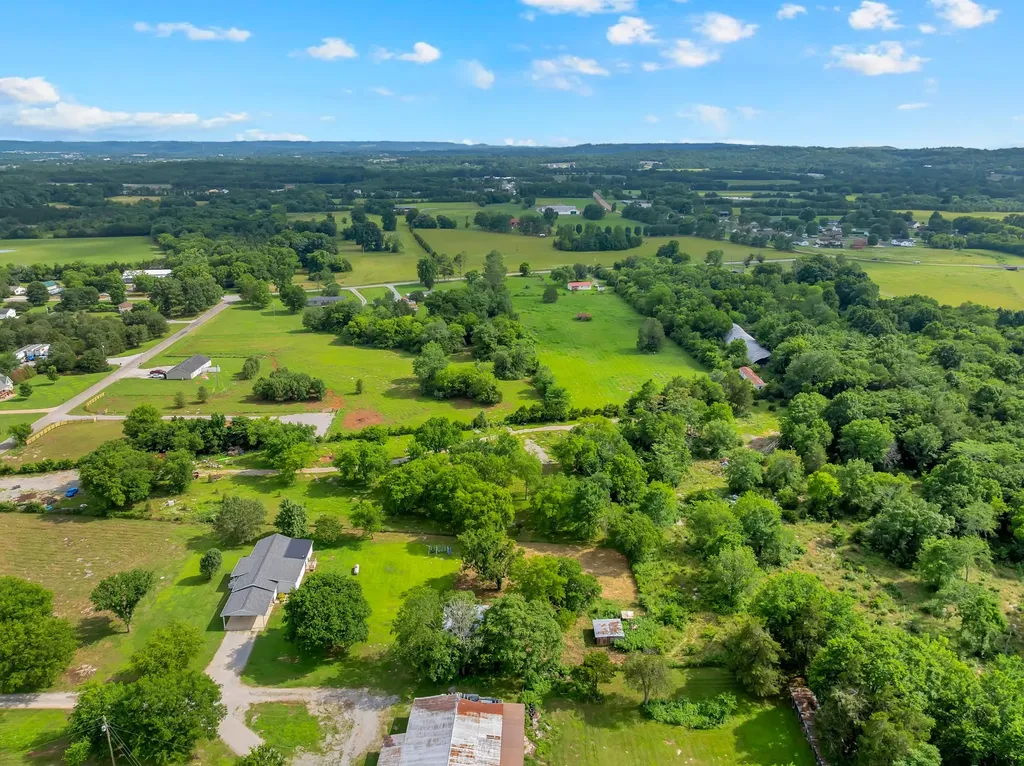 1936 Word Road Lewisburg TN 37091