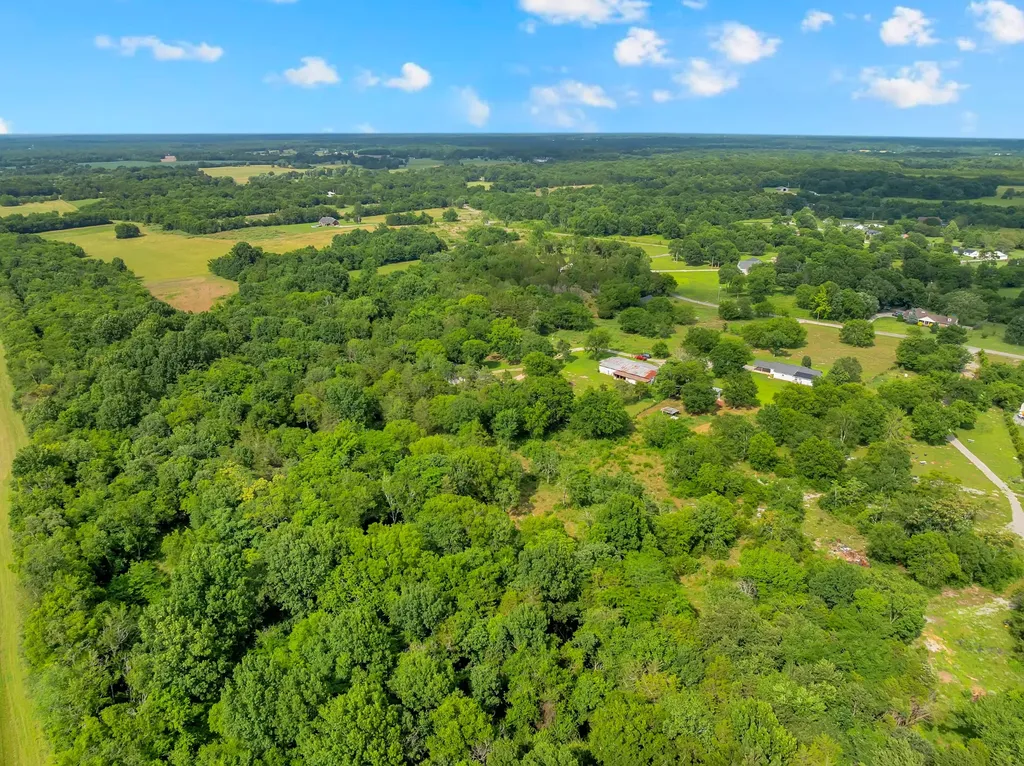1936 Word Road Lewisburg TN 37091