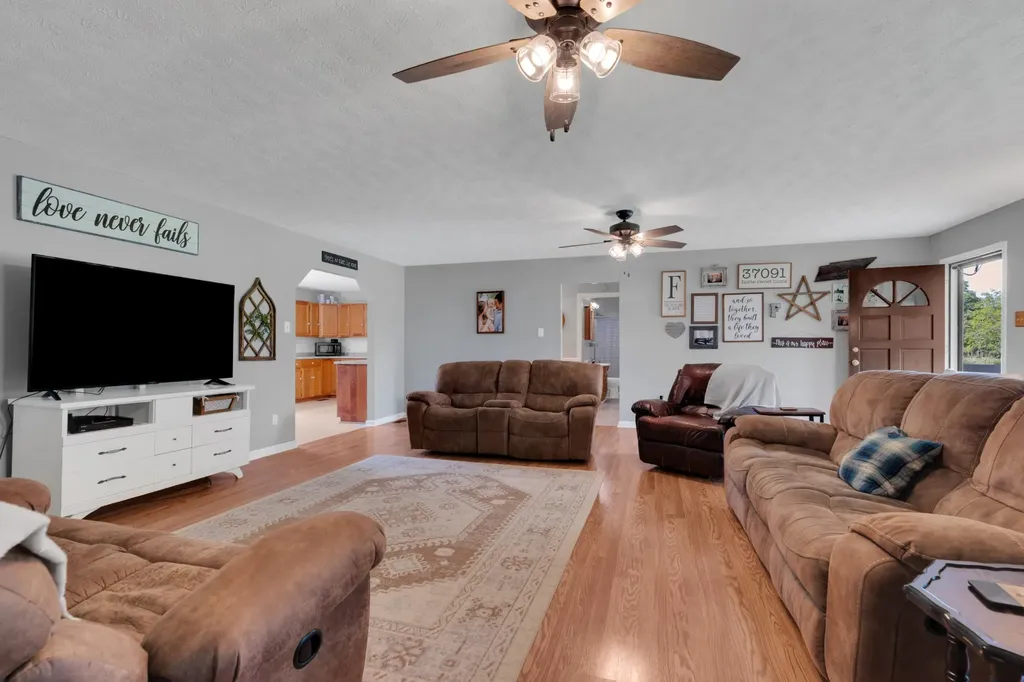 1936 Word Road Lewisburg TN 37091